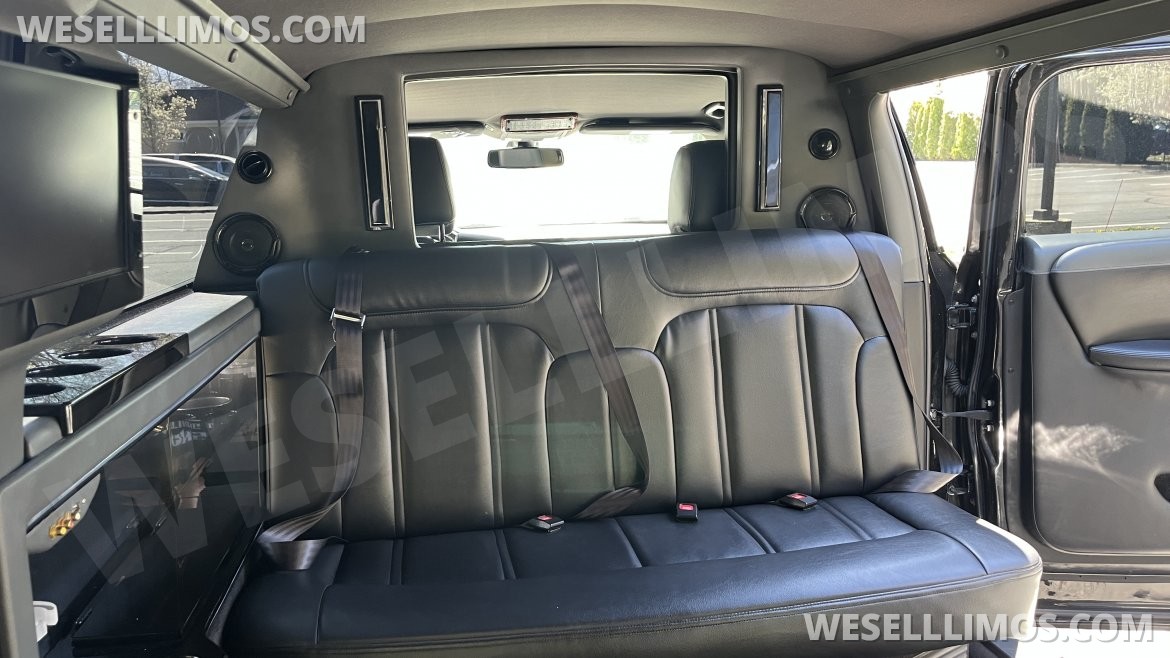 Limousine for Sale in Saint James, NY - Photo 10