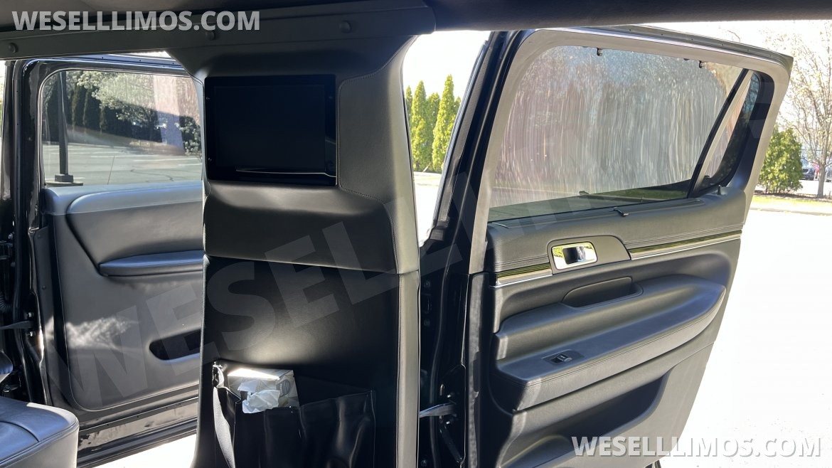 Limousine for Sale in Saint James, NY - Photo 11