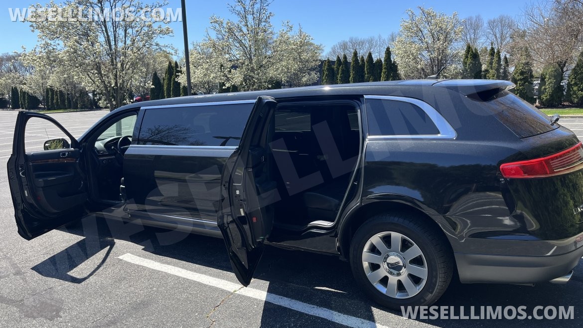 Limousine for Sale in Saint James, NY - Photo 13