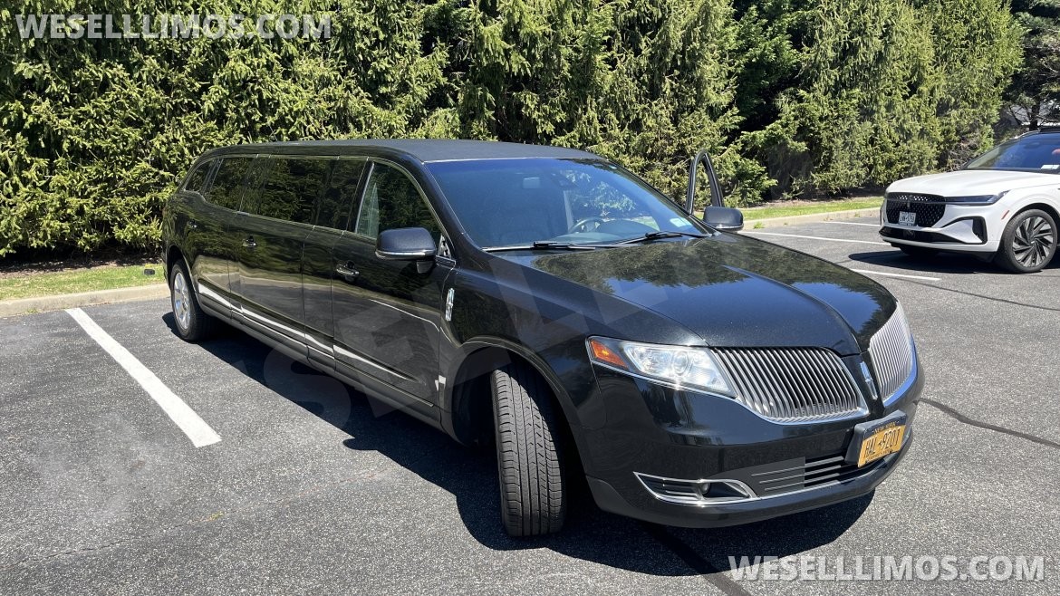 Limousine for Sale in Saint James, NY - Photo 18
