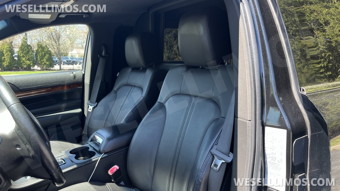 Limousine for Sale in Saint James, NY - Photo 19