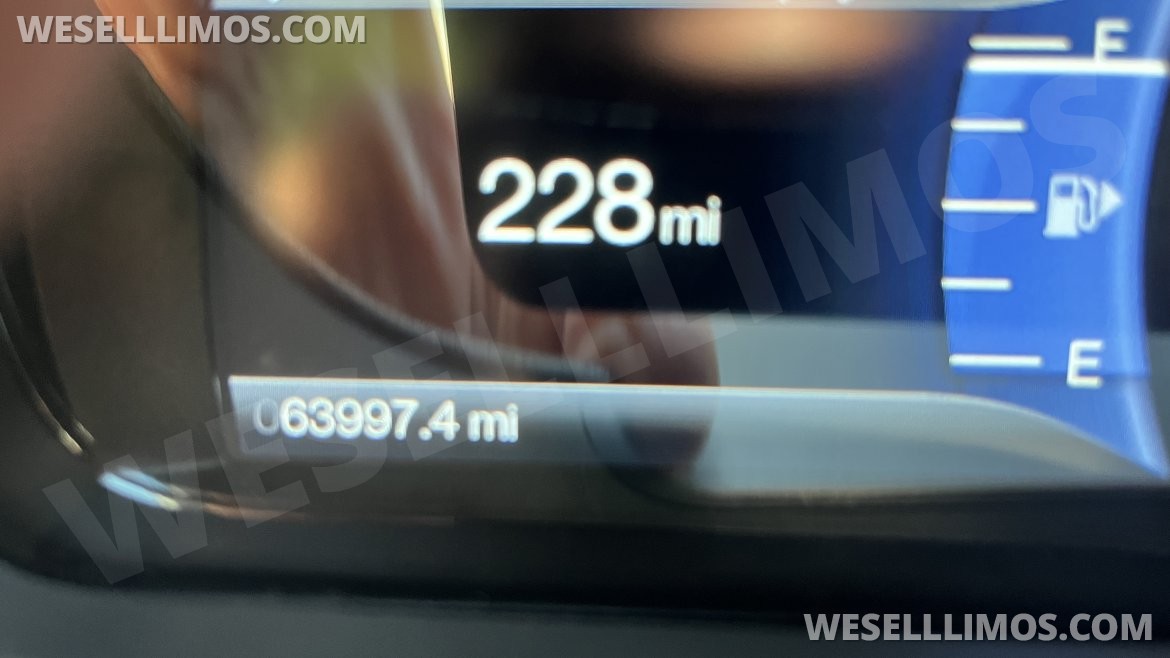 Limousine for Sale in Saint James, NY - Photo 22