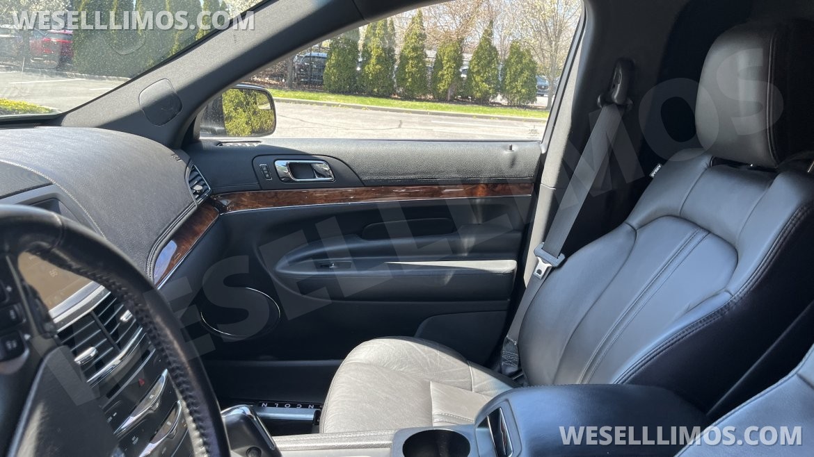 Limousine for Sale in Saint James, NY - Photo 24