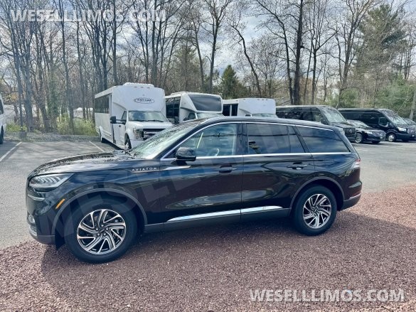 2022 Lincoln Aviator Livery Pkg SUV for Sale in Morganville, NJ - Photo 3