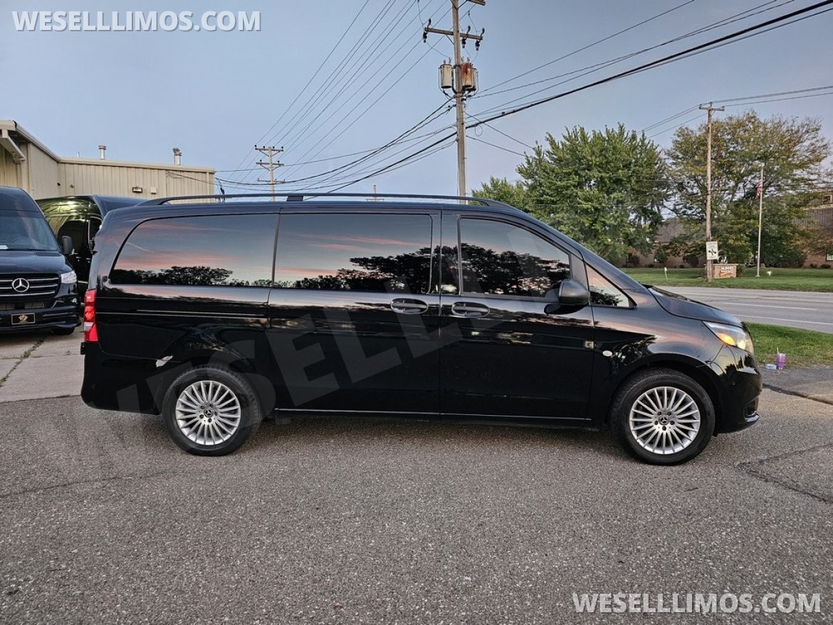 CEO SUV Mobile Office for Sale in Erie, PA - Photo 4