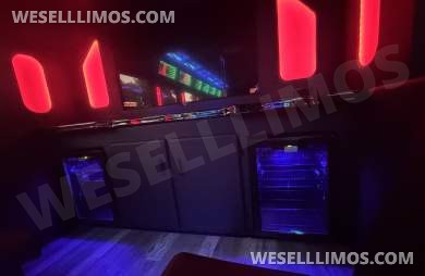 2018 Starcraft Ford F550 Shuttle Bus - Limousine for Sale in glendale, CA - Photo 22