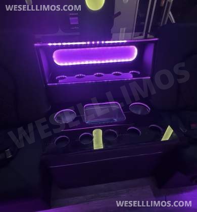 2018 Starcraft Ford F550 Shuttle Bus - Limousine for Sale in glendale, CA - Photo 33