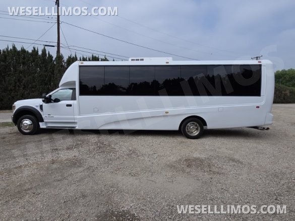 2019 Ford F550 GM33 Shuttle Shuttle Bus for Sale in Fontana, CA - Photo 3