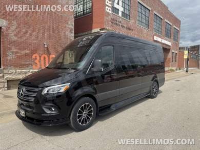 2025 First Class Customs, Inc. Mercedes-Benz Executive Class Sprinter - Sprinter for Sale in Springfield, MO - Photo 25