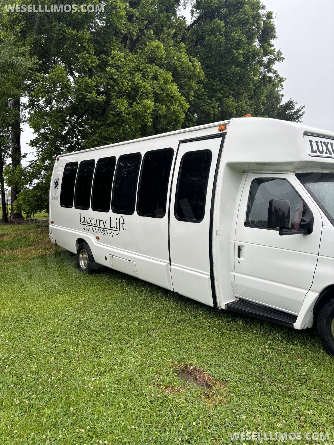Limo Bus for Sale in Lafayette, LA - Photo 2