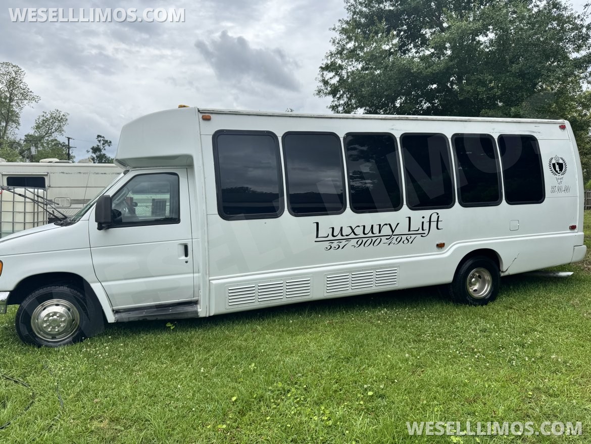 Limo Bus for Sale in Lafayette, LA - Photo 3
