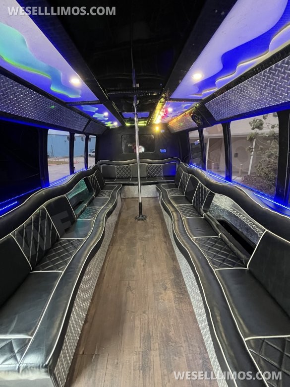 2005 Chevrolet E350 Limo Bus for Sale in Lafayette, LA - Main Photo