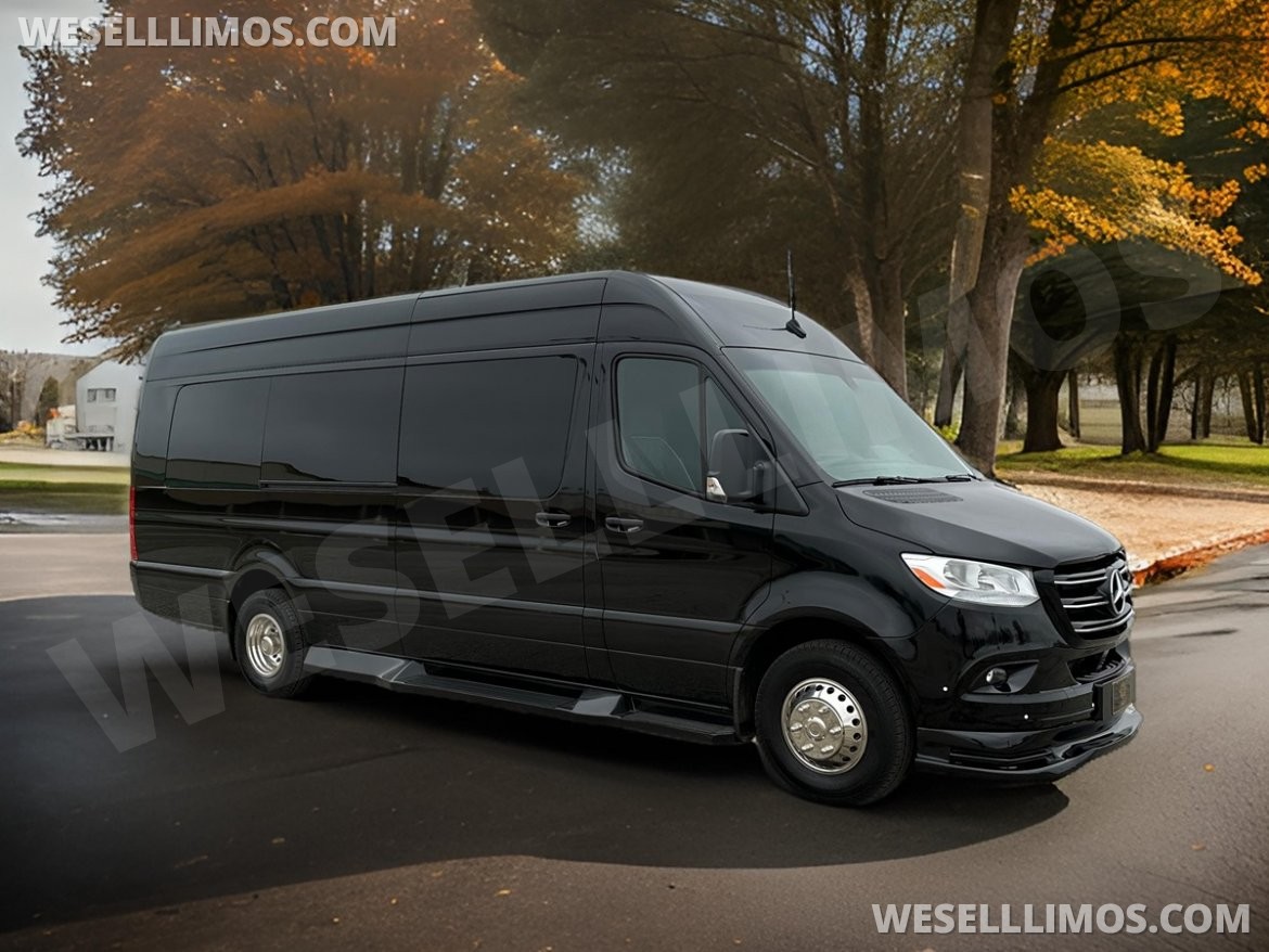 Limo Bus for Sale in Erie, PA - Photo 14