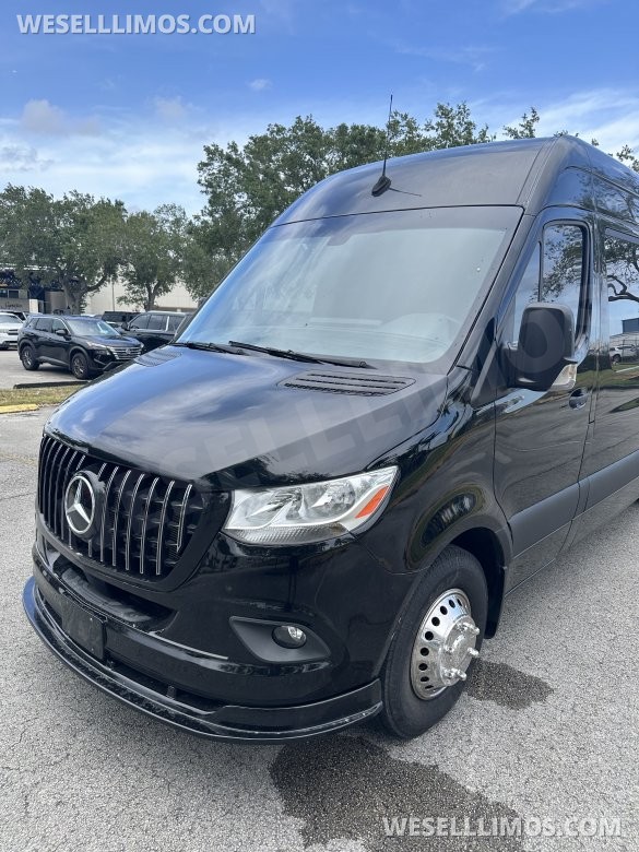2019 Mercedes-Benz Mercedes Sprinter 3500 Executive Sprinter for Sale in Miami, FL - Photo 2