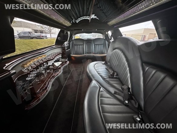 2007 Lincoln Town Car 5-Door Limo Limousine for Sale in Carson, CA - Main Photo