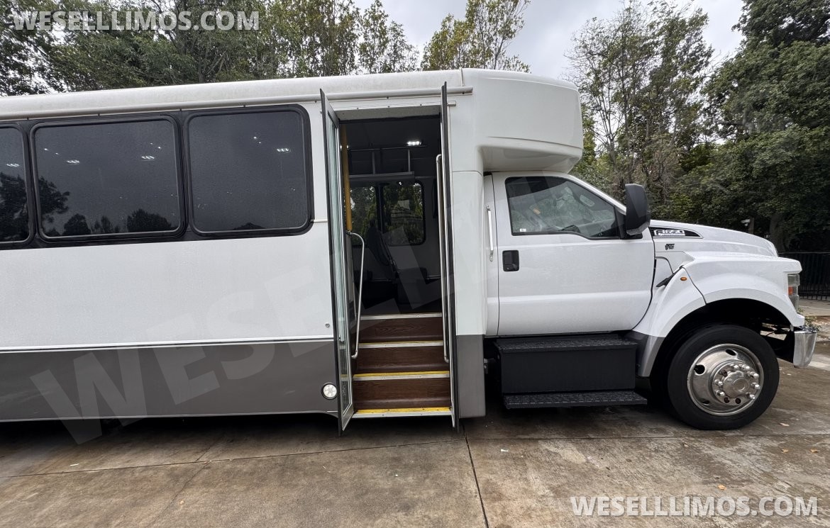 Shuttle Bus for Sale in Los Angeles, CA - Photo 11