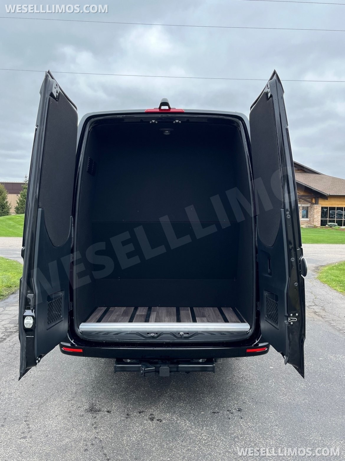 Executive Shuttle for Sale in Elkhart, IN - Photo 4