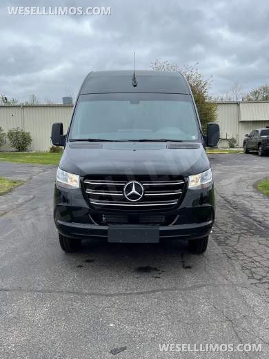 2025 TWR Specialty Vehicles Mercedes-Benz 3500 XD Executive Shuttle - Executive Shuttle for Sale in Elkhart, IN - Photo 3