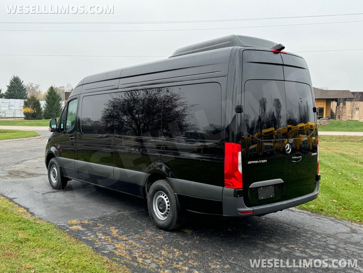 Executive Shuttle for Sale in Elkhart, IN - Photo 4