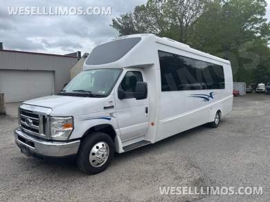 2017 Berkshire Ford E450 Executive Shuttle - Executive Shuttle for Sale in Westport, MA - Photo 9