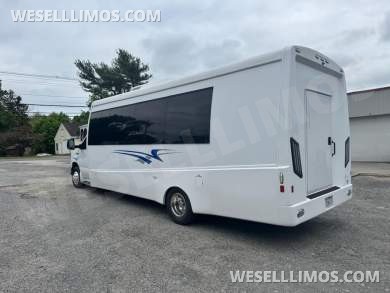 2017 Berkshire Ford E450 Executive Shuttle - Executive Shuttle for Sale in Westport, MA - Photo 12