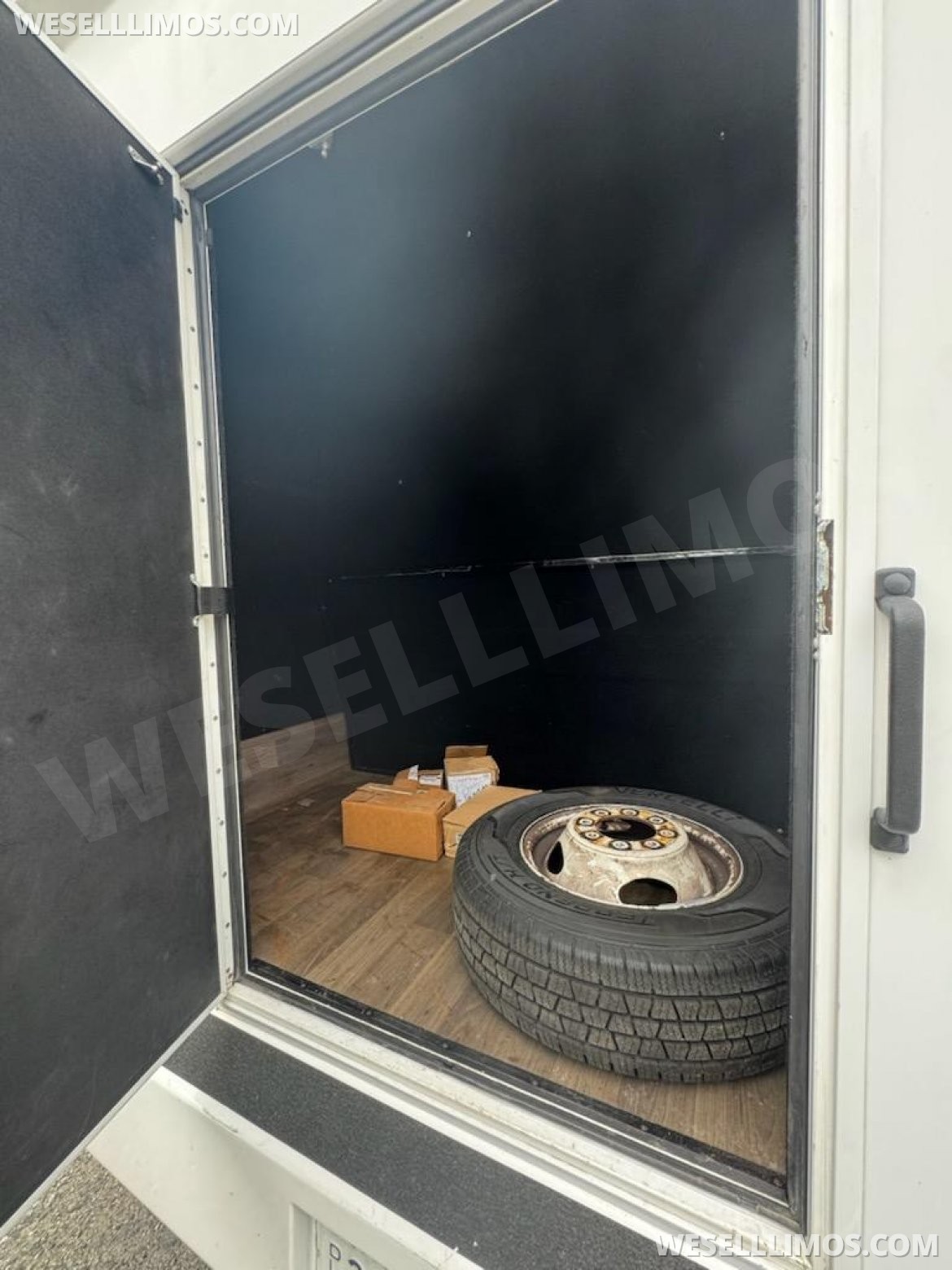 Executive Shuttle for Sale in Westport, MA - Photo 13