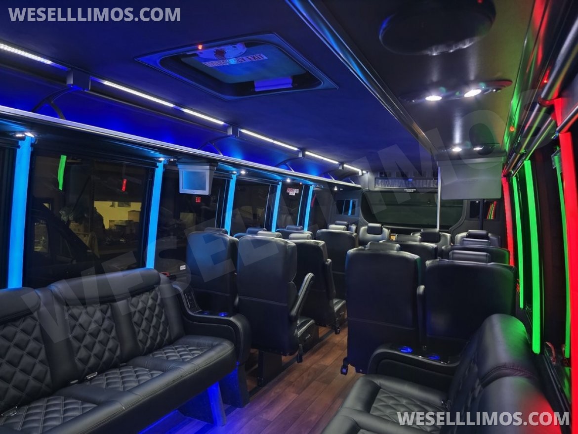 Limo Bus for Sale in Erie, PA - Photo 14