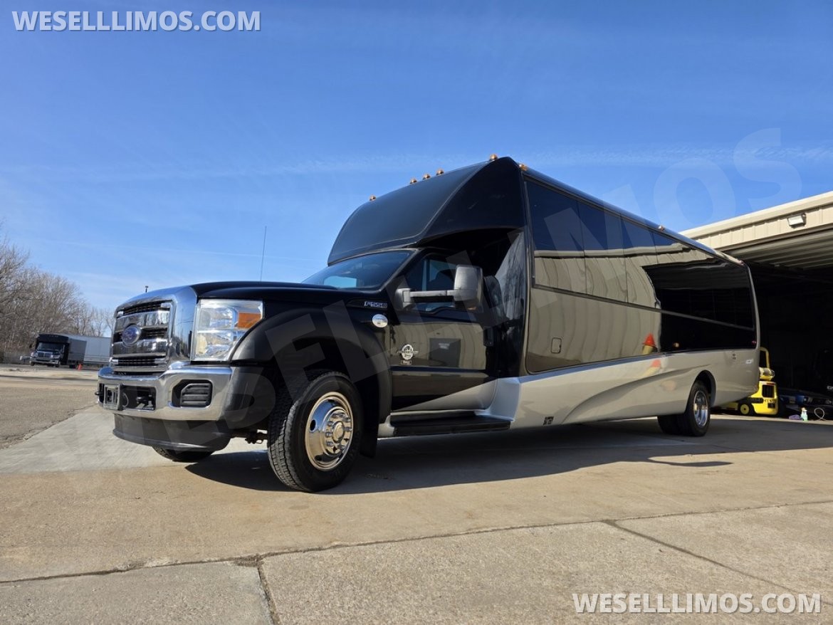 Limo Bus for Sale in Erie, PA - Photo 18
