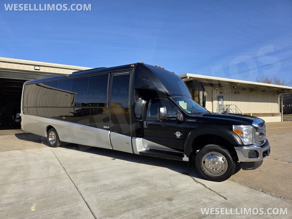 Limo Bus for Sale in Erie, PA - Photo 28