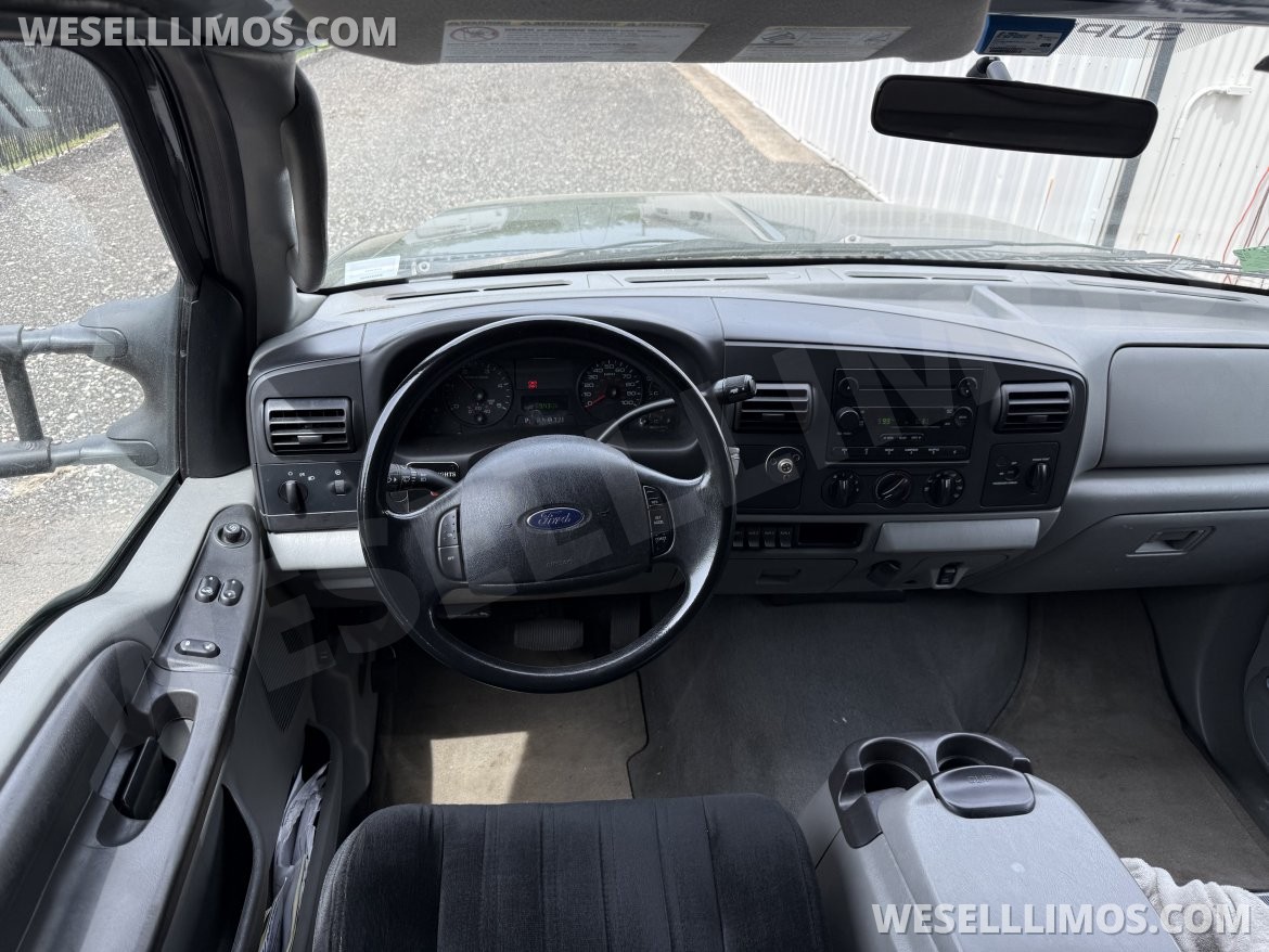 Limo Bus for Sale in Meriden, CT - Photo 11