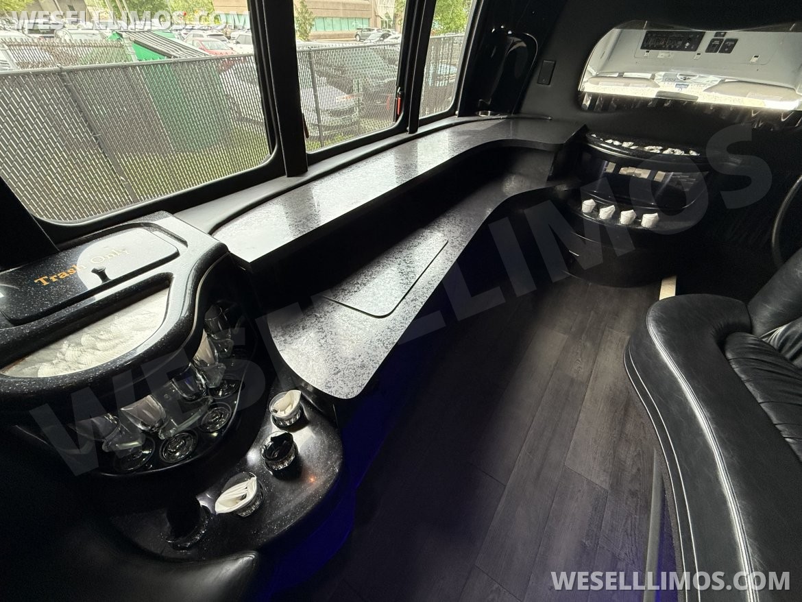 Limo Bus for Sale in Meriden, CT - Photo 14