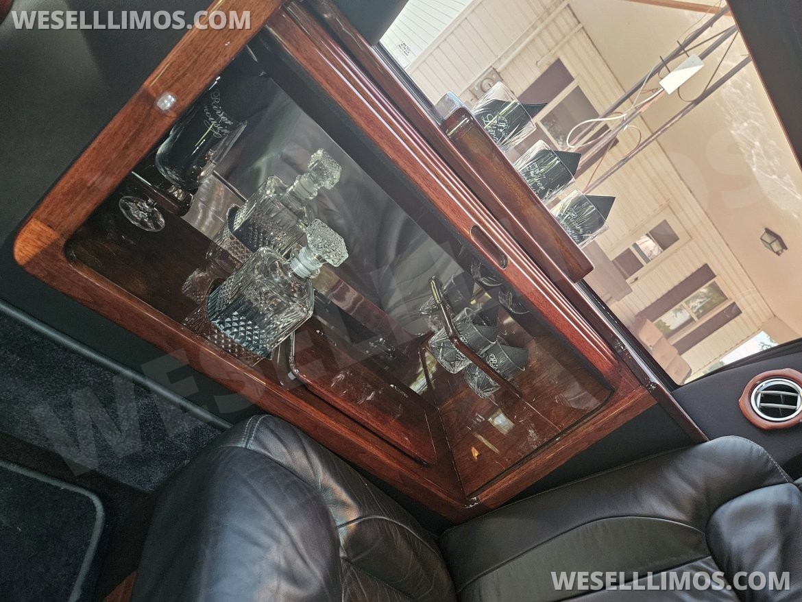 Limousine for Sale in Maysville, KY - Photo 7