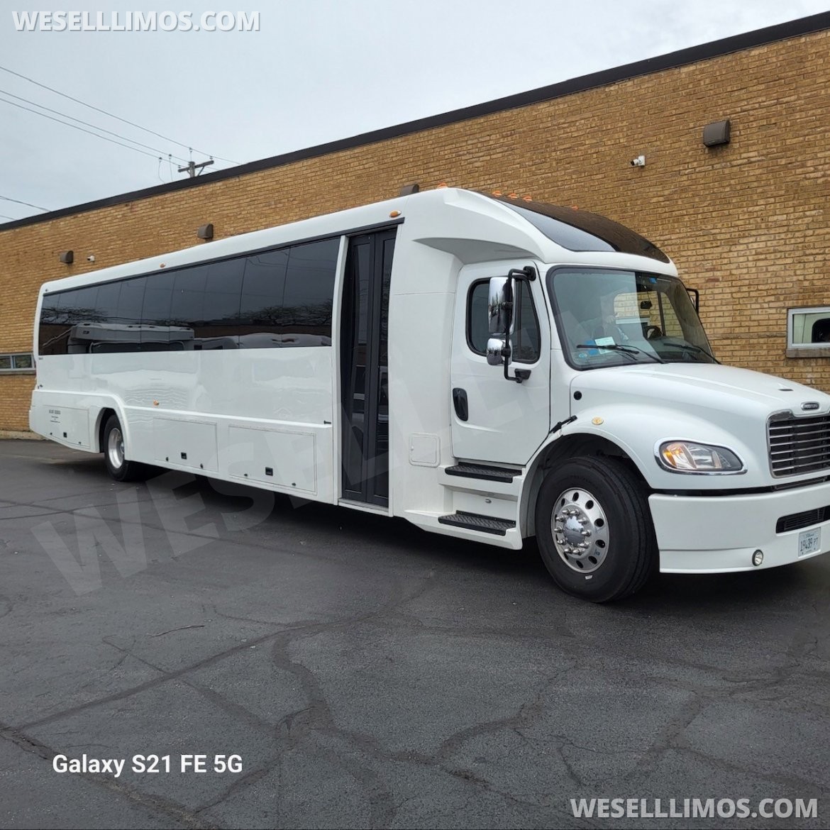 Executive Shuttle for Sale in Addison, IL - Photo 4