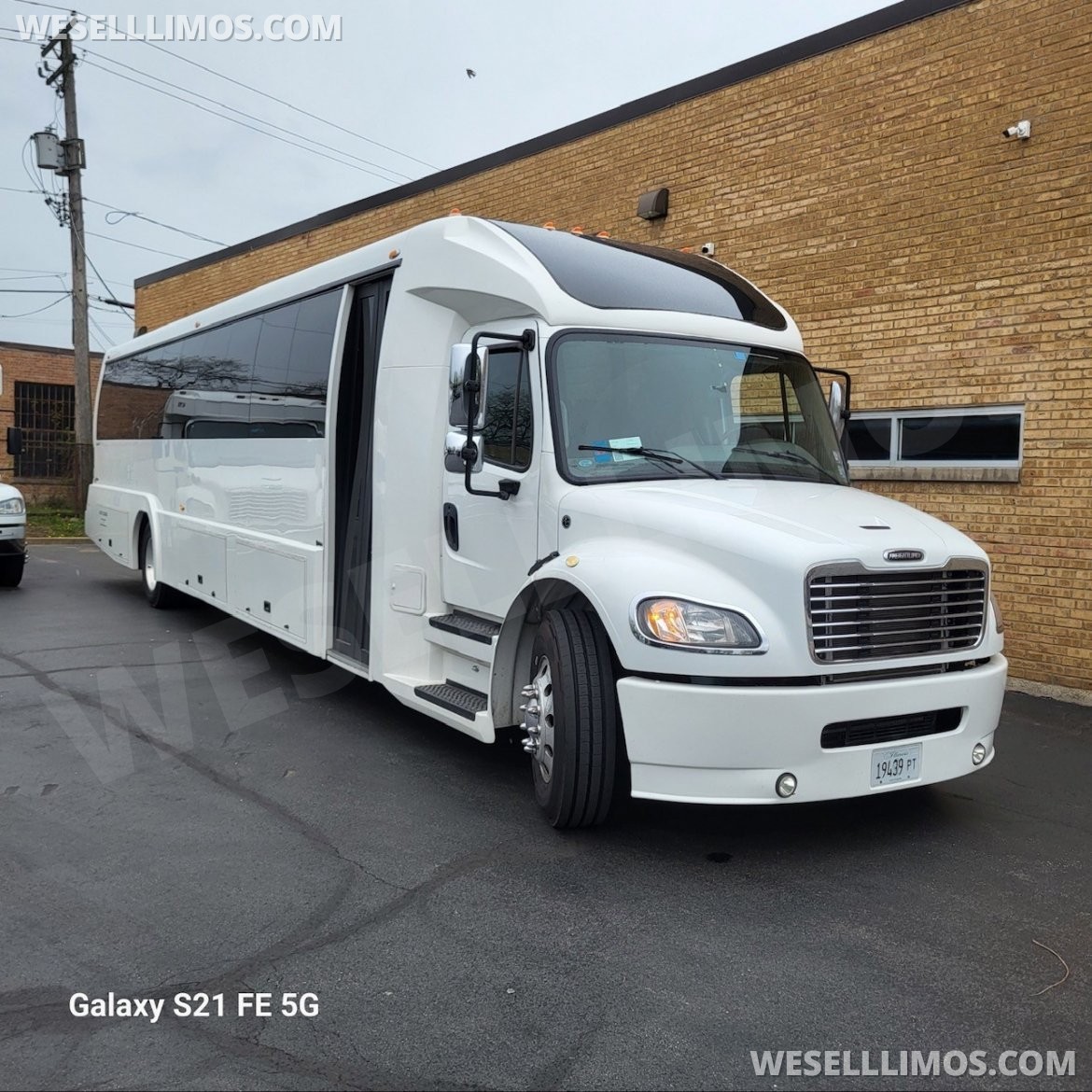 Executive Shuttle for Sale in Addison, IL - Photo 5