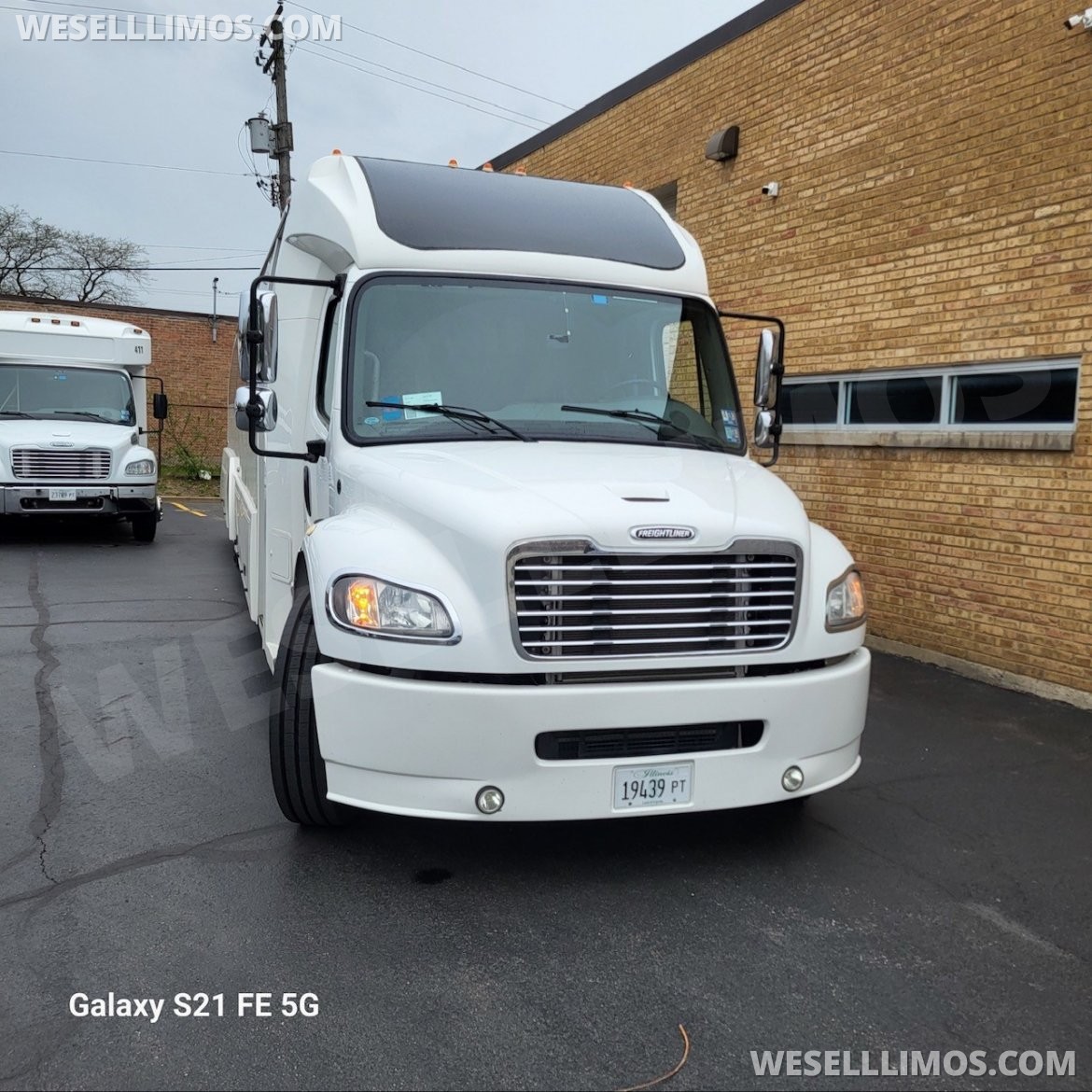 Executive Shuttle for Sale in Addison, IL - Photo 6