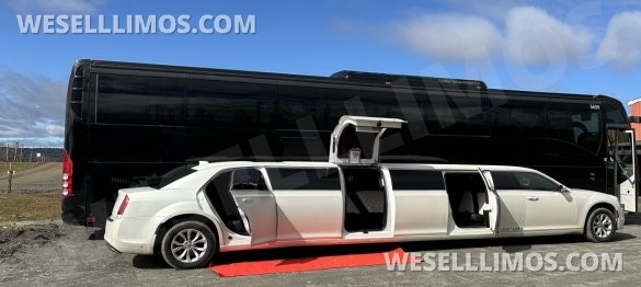 2016 Chrysler 300 Limousine for Sale in Swanzey, NH - Main Photo