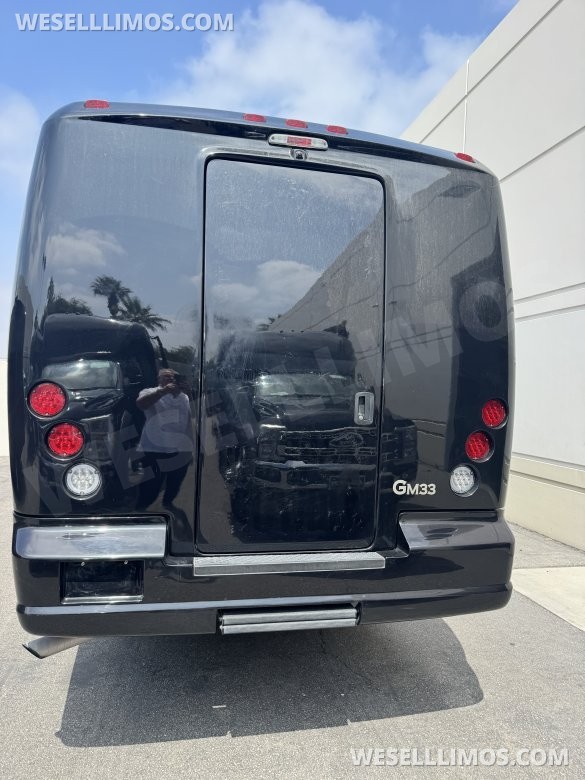 2023 Ford F550 Executive Shuttle for Sale in Laguna Niguel, CA - Photo 3