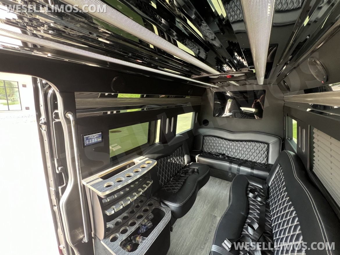 Limo Bus for Sale in Grapevine, TX - Photo 3