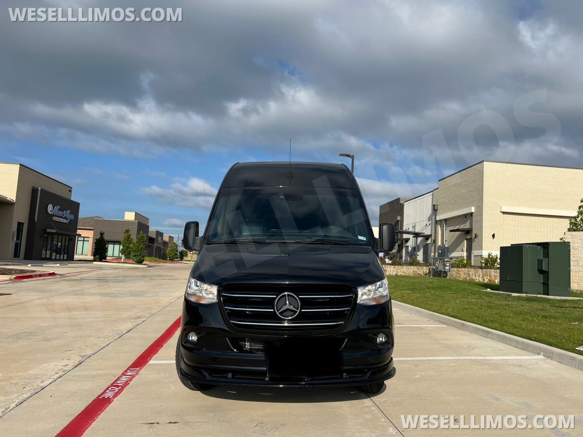 Limo Bus for Sale in Grapevine, TX - Photo 5