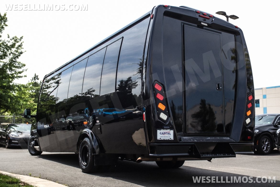 Limo Bus for Sale in Chantilly, VA - Photo 2
