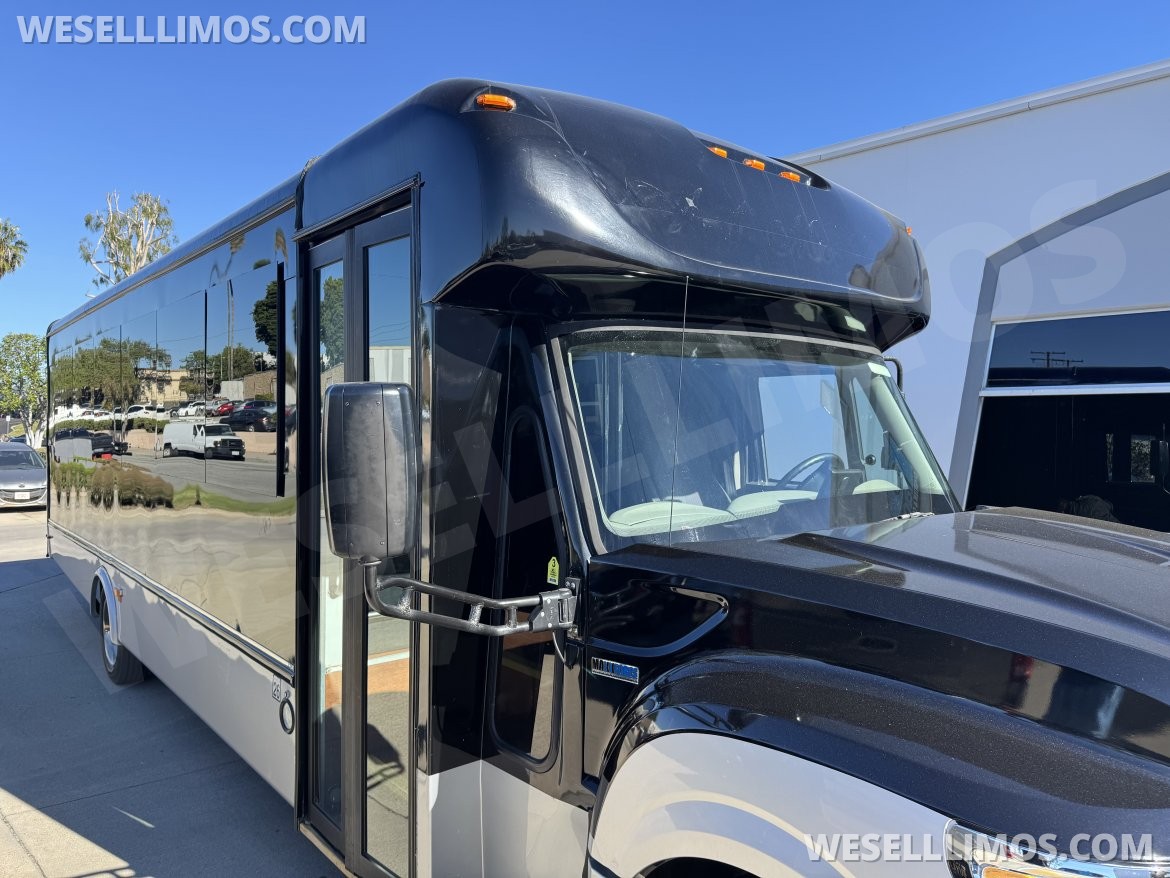 Limo Bus for Sale in Laguna Niguel, CA - Photo 2