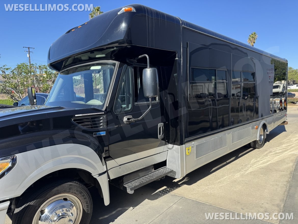 Limo Bus for Sale in Laguna Niguel, CA - Photo 7