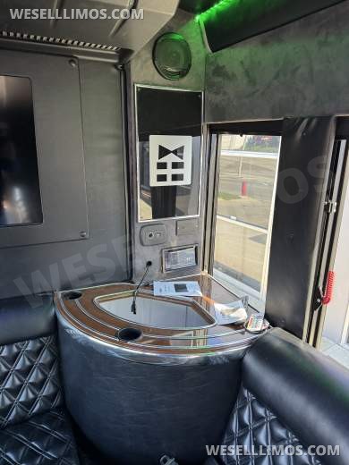 2014 Specialty Vehicles Group International navistar diesel Limo Bus - Limo Bus for Sale in Laguna Niguel, CA - Photo 13