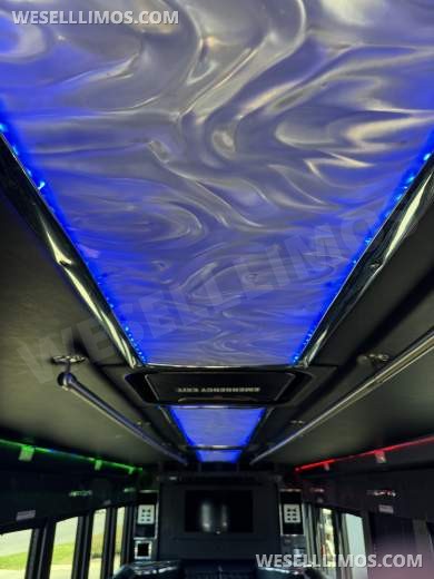 2014 Specialty Vehicles Group International navistar diesel Limo Bus - Limo Bus for Sale in Laguna Niguel, CA - Photo 15