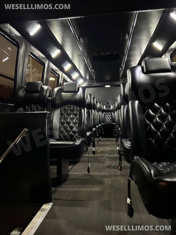 2012 Ford F550 Executive Shuttle for Sale in Sacramento, CA - Photo 2