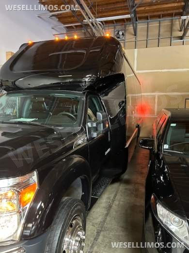 2012 Newport Carter Reed Grech Engineer Ford F550 Executive Shuttle - Executive Shuttle for Sale in Sacramento, CA - Photo 9