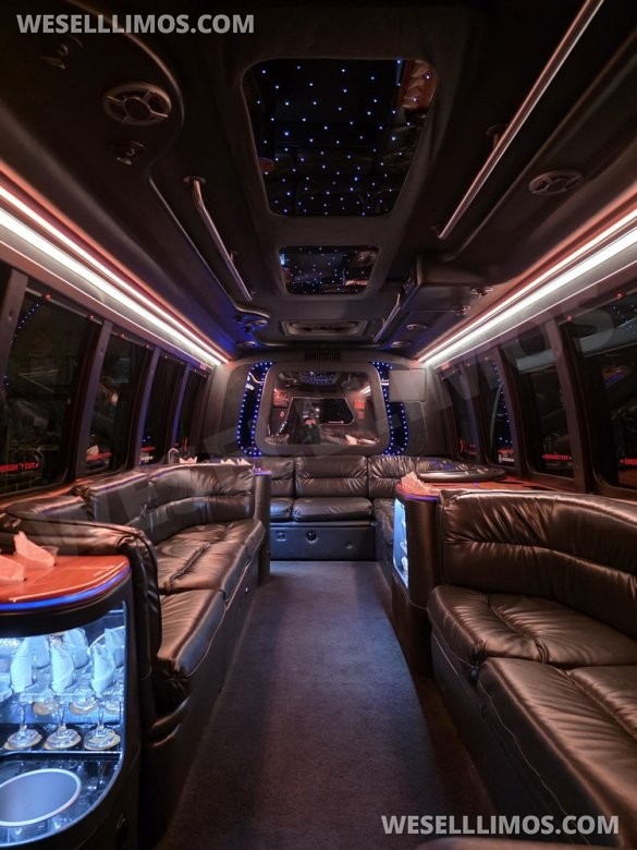 2001 Ford E450 KK28 Limo Bus for Sale in Erie, PA - Main Photo