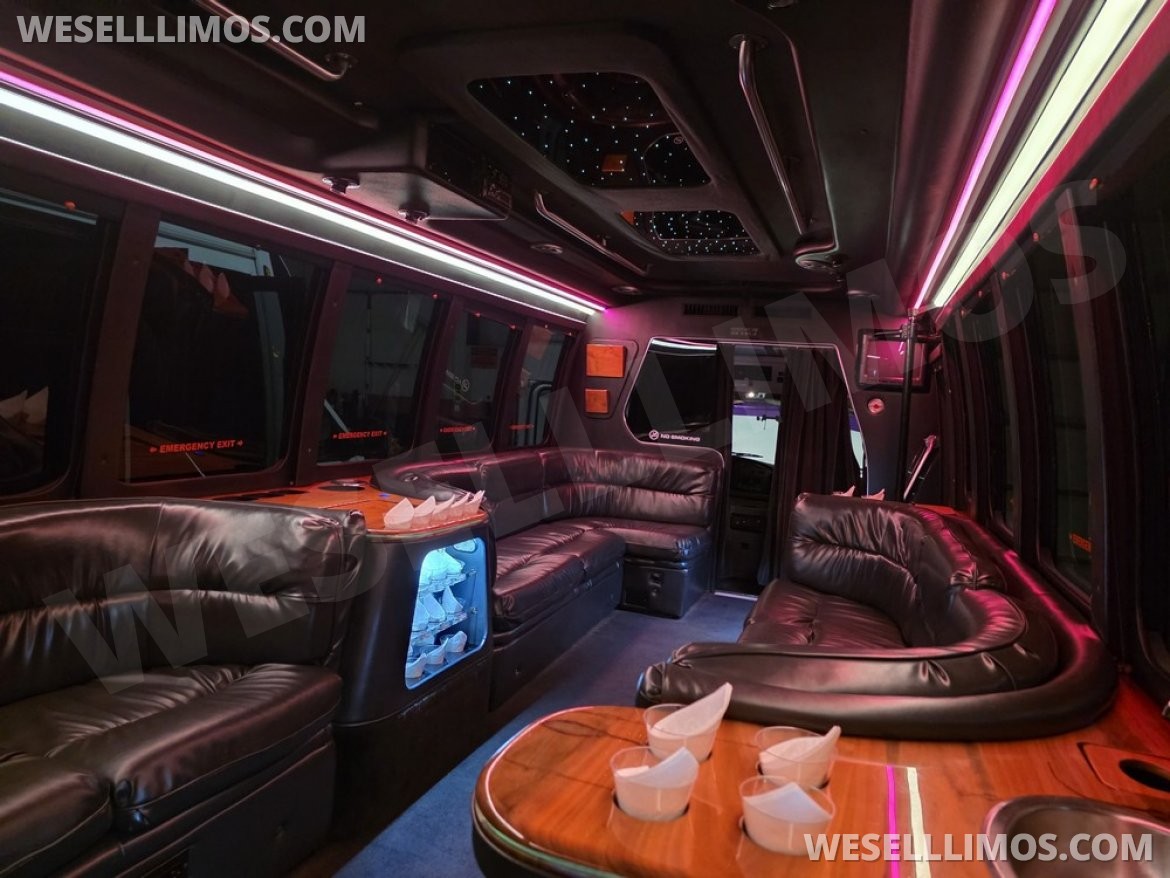 Limo Bus for Sale in Erie, PA - Photo 13