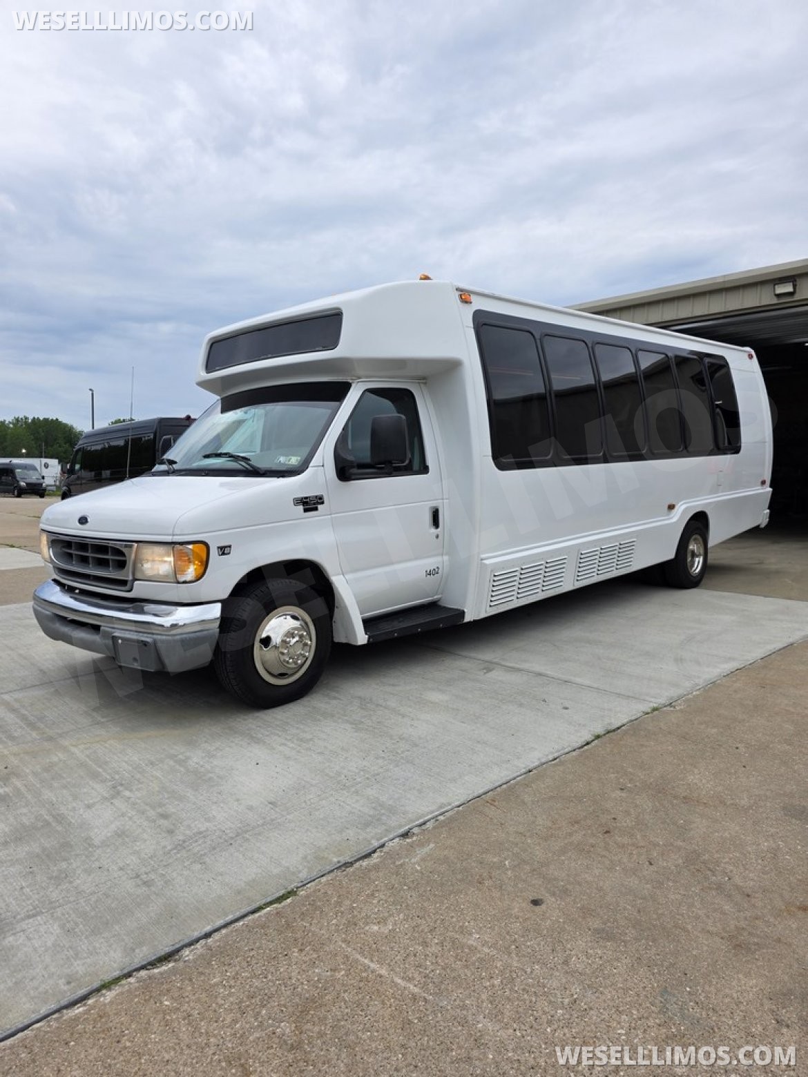 Limo Bus for Sale in Erie, PA - Photo 22