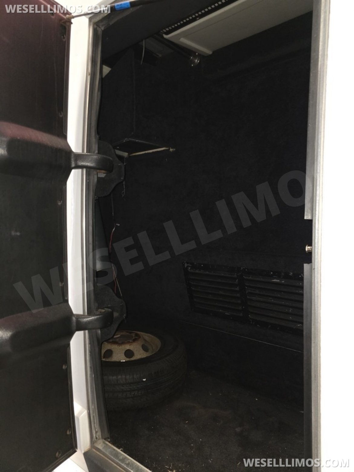 Limo Bus for Sale in Erie, PA - Photo 31